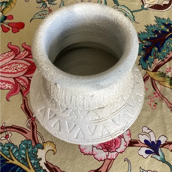 Vintage Decorative White Clay Pot - Picture 3 of 4